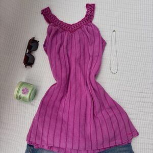 Billabong size small top / purple